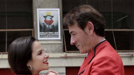 San Fermín en femenino: Elisabeth y Daniel Azcona, la gloria del torilero