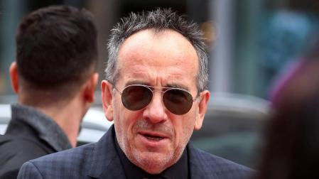 Elvis Costello cancela su gira debido a operación por un "cáncer agresivo"