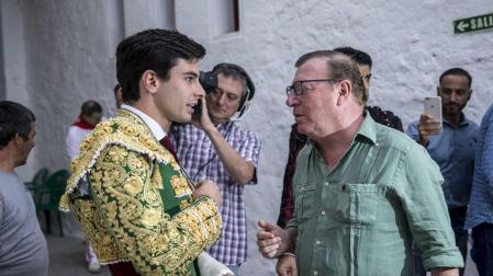 Jorge Cadaval, de 'Los Morancos', en Pamplona para apoyar a su hijo en la novillada