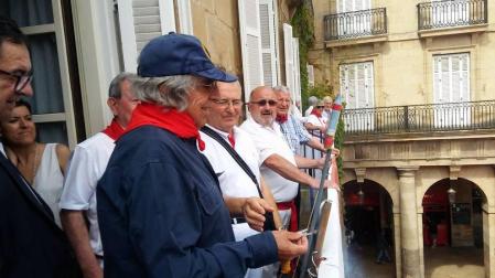 Hogares navarros repartidos por toda España se sumaron al inicio de la fiesta