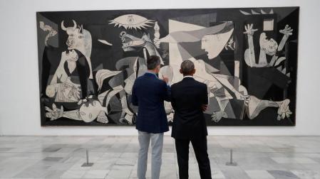 El rey Felipe acompaña a Obama en una visita al Reina Sofía centrada en el 'Guernica'