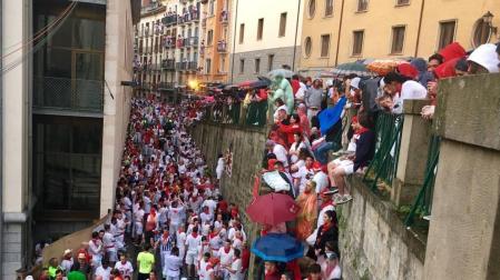 Imágenes del segundo encierro de los Sanfermines 2018, protagonizado por toros de José Escolar