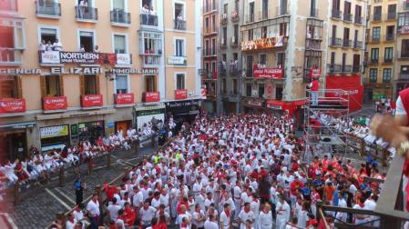 Imágenes del cuarto encierro de los Sanfermines 2018, con toros de la ganadería Fuente Ymbro.