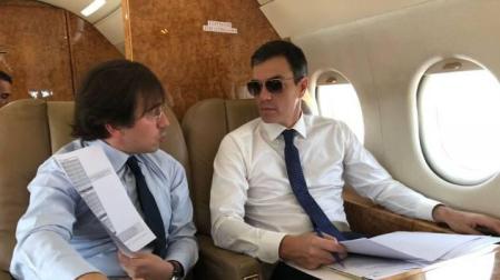 Se desvela el autor de las fotos de las gafas y las manos de Pedro Sánchez