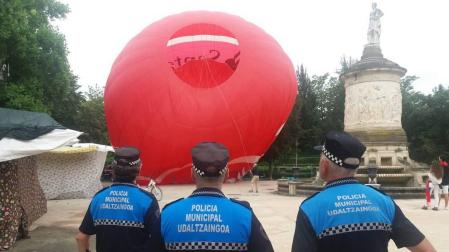 Aterrizaje de emergencia de un globo aerostático en el parque de La Taconera