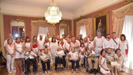 Homenaje a los centenarios en el Día de las personas mayores