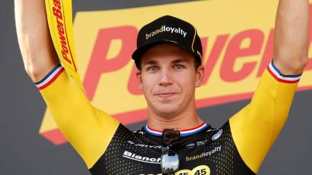 Groenewegen vence al esprint en Chartres