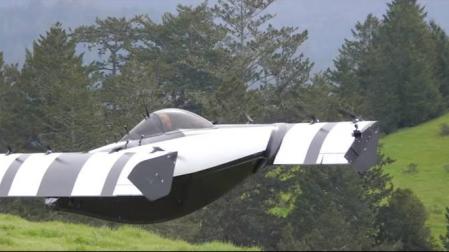 Una 'startup' presenta el primer avión ultraligero eléctrico de despegue vertical