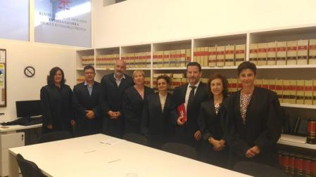 El Colegio de Abogados de Estella homenajea a Marta Esparza y Lucía Pérez