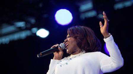 Leanne Faine levanta a golpe de góspel el inicio del festival de Vitoria