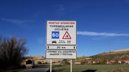 Instaladas señales de tráfico de advertencia de tránsito de ciclistas en cuatro carreteras