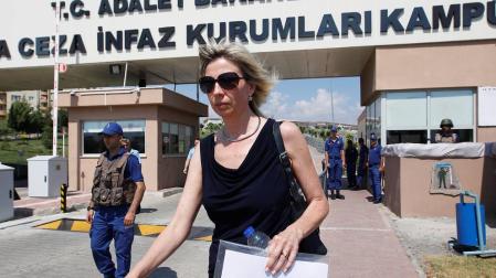 Turquía prorroga la detención de un pastor norteamericano por espionaje