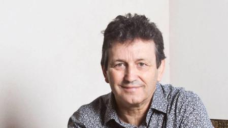 Alfonso Zurro: “Siguen siendo hachazos en el espíritu de España lo que Valle-Inclán escribió”