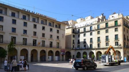 Penas de 4 años por abusar sexualmente en grupo de una chica en Torrevieja en 2008