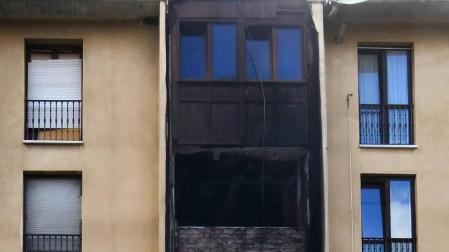 Los vecinos de Puente la Reina no han vuelto a sus casas un año después de la explosión