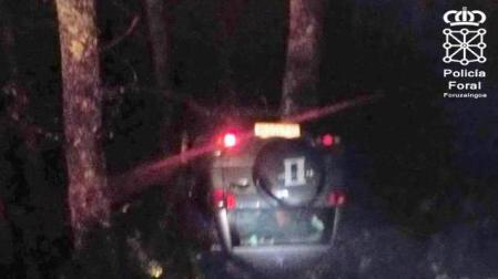 Se sale de la vía al conducir sin carné y triplicar la tasa de alcohol en Leitza