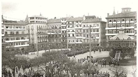 Juras de bandera en la Plaza del Castillo