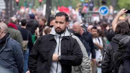 Macron ve "escandalosa" e "inaceptable" la acción de su guardaespaldas