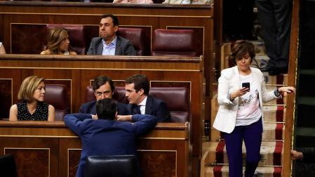 Casado rechaza el reparto proporcional de poder interno que le exige Santamaría