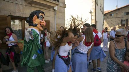 Imágenes del comienzo de las fiestas de Olazagutía