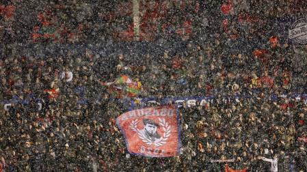El invierno congela El Sadar y cae la asistencia de aficionados de Osasuna