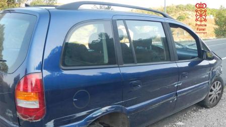 Una joven de 19 años, detenida tras salirse de la vía chocar en Puente la Reina