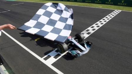 Hamilton lidera de principio a fin en Hungaroring, con Alonso y Sainz en los puntos