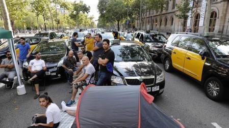 La huelga de taxistas se extiende a ciudades de Andalucía, Aragón y Baleares