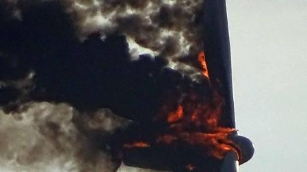 El fuego del molino provocó este domingo un incendio forestal con varios focos