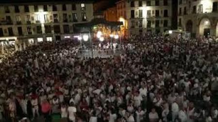 La jotera más 'popular' de Tudela, María Herrera, despide las fiestas con el 'Pobre de mí'