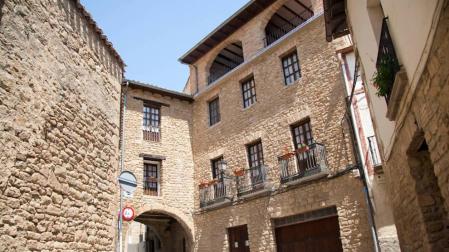 Los vecinos de Artajona decidirán a qué comarca pasan a pertenecer