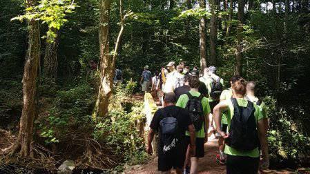 Los jugadores del Helvetia cambian la cancha por el verde de Navarra