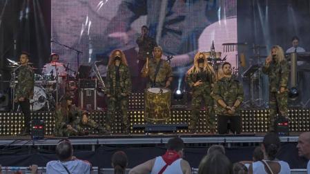 Imágenes de las Fiestas de Estella que comprenden: la verbena de plaza de los Fueros, homenaje a los mayores, bombada, Gorgorito, comidas de Quintos en el paseo de los Llanos, baile de la era y popurri estellés.