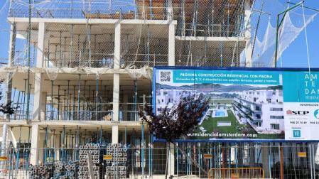 Las urbanizaciones con piscina llegan a los nuevos barrios de Pamplona