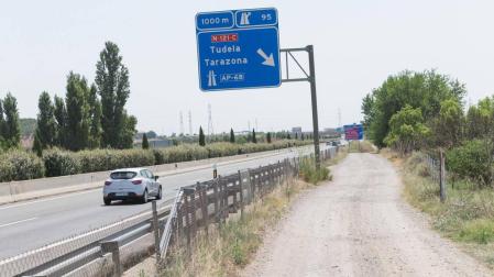 La reforma del camino agrícola de la A-68 estará acabada en noviembre