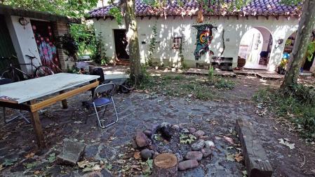 Los okupas de Aranzadi continuan en el inmueble tras casi un año