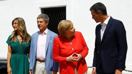 Sánchez y Merkel acuerdan intensificar la cooperación con Marruecos y Túnez