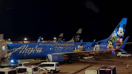 Un trabajador de una aerolínea en EE UU roba un avión y se estrella poco después