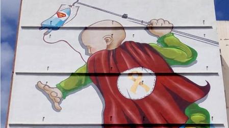 El nuevo mural que los niños de un hospital de Valencia ven desde sus ventanas