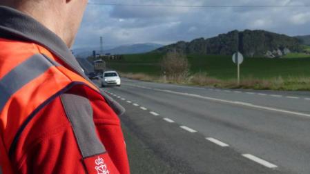 Sufre un accidente en un finca y le pillan en Ollacarizquieta con el permiso suspendido