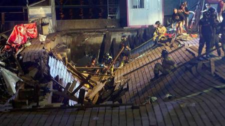 Cuatro heridos graves y escenas de pánico al desplomarse una plataforma en Vigo