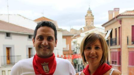 Después de un año, Lerín se volvió a vestir de blanco y rojo este martes, 14 de agosto, primer día de sus fiestas patronales.