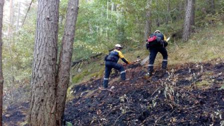 Estabilizado un incendio en la sierra de Illon, que afecta a hojarasca y matorral