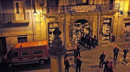 Desalojo del gaztetxe Maravillas, en el Palacio Marqués de Rozalejo, en Pamplona.