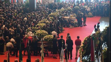 Dolor en Italia en el funeral de estado por las víctimas tras el derrumbe de Génova