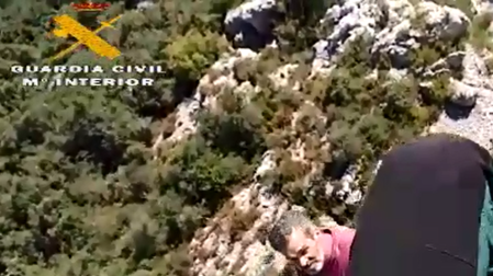 Rescatados dos senderistas tras quedarse atrapados en una montaña cercana a Etxauri