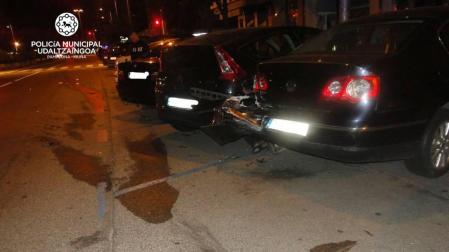 Choca contra 2 contenedores y 4 coches en Pamplona y da positivo en alcohol
