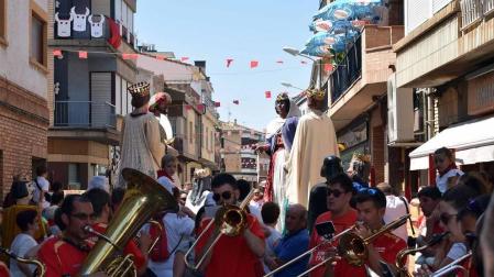 Despedida de los gigantes y paellada en el último día de las fiestas de Murchante