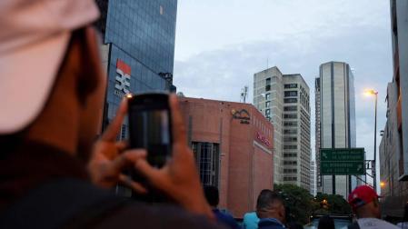Un terremoto de 7,3 grados en la escala Richter sacude la costa norte de Venezuela