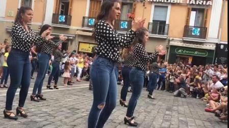 'Flashmob' flamenco en la plaza del Ayuntamiento